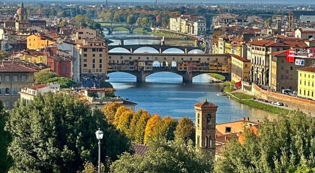 Ponte Vecchio bridge over the River Arno